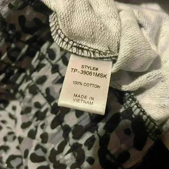 3 Pc Leopard Jogger Set - Picture 2 of 2